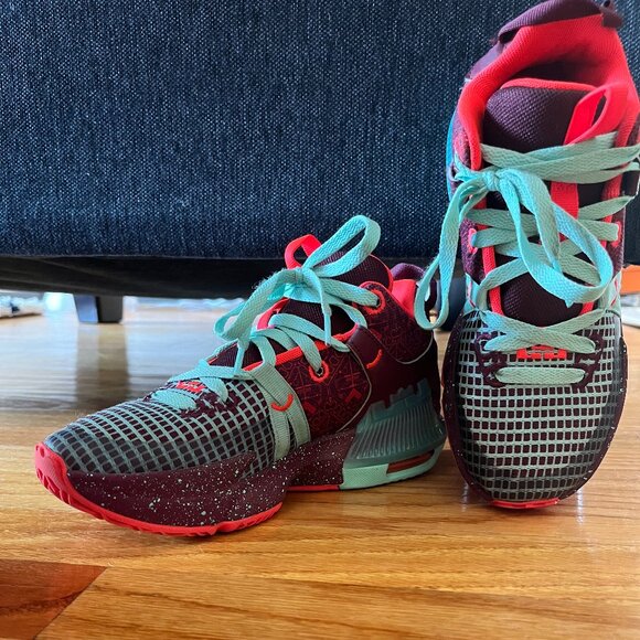 Nike LeBron Witness 7 SE Basketball- Kids - Picture 1 of 1